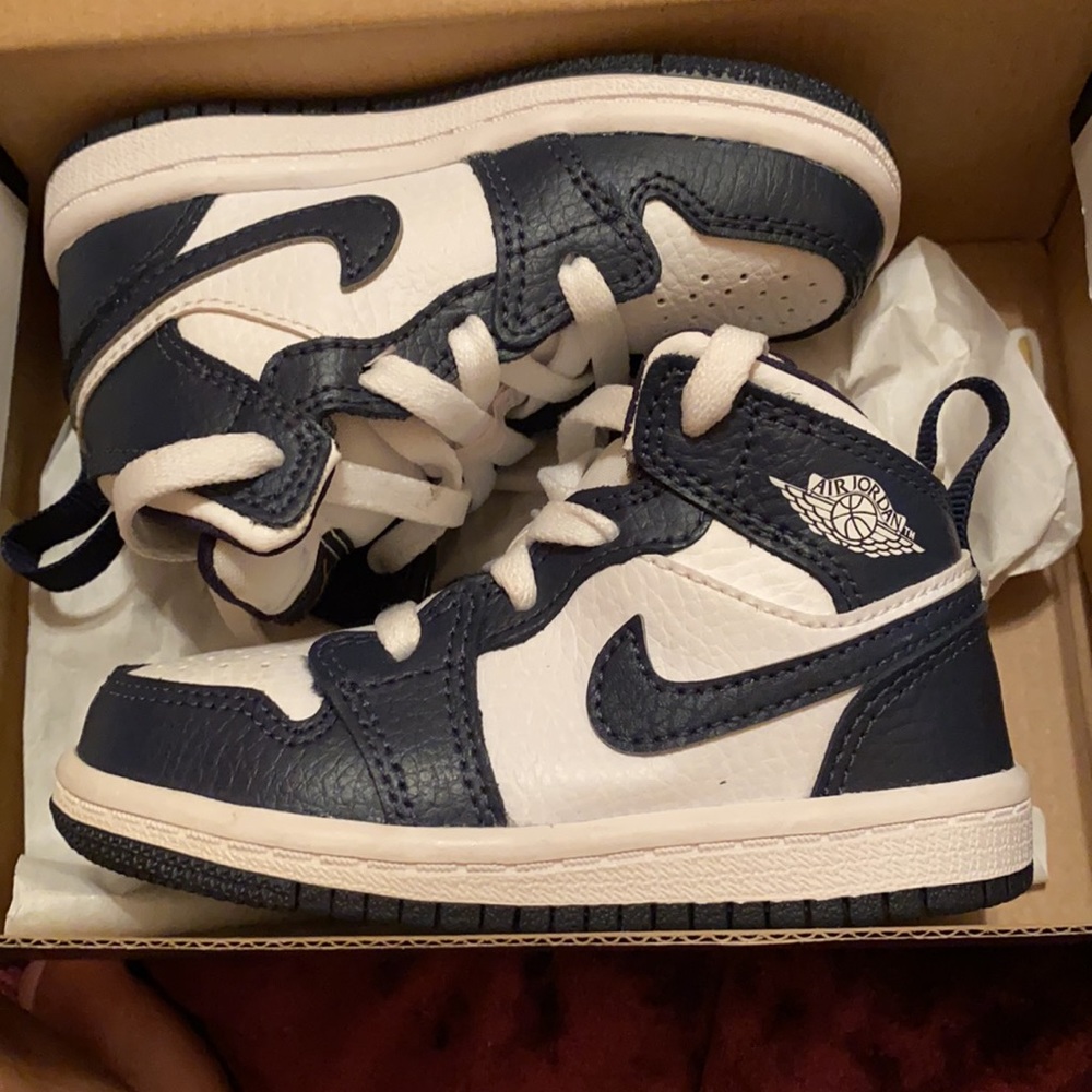 Baby Jordan’s - Picture 3 of 3